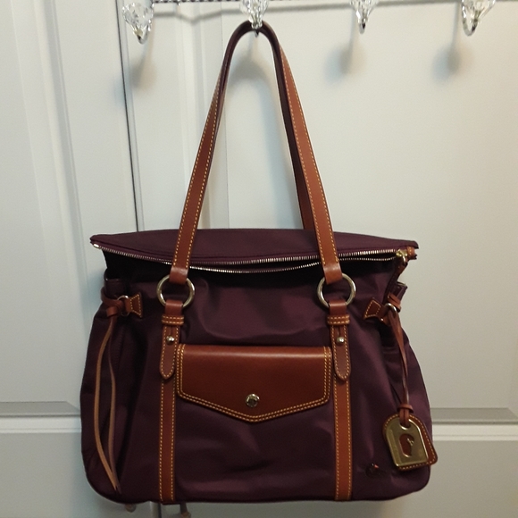 dooney & bourke nylon smith shoulder handbag